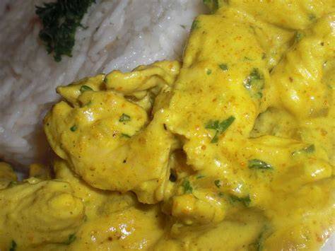 Riz au curry et épinards à la crème