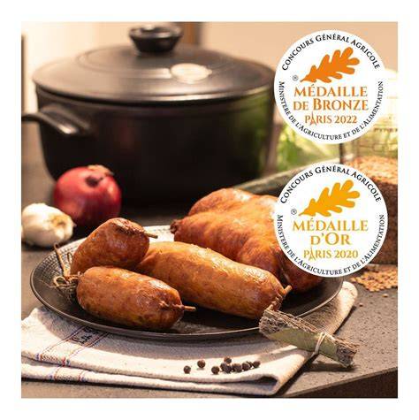 Saucisse de Morteau et jarret dans la cocotte prêts à servir