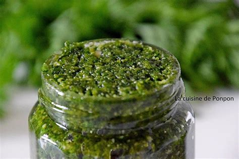 Infographie étapes pesto fanes de carottes