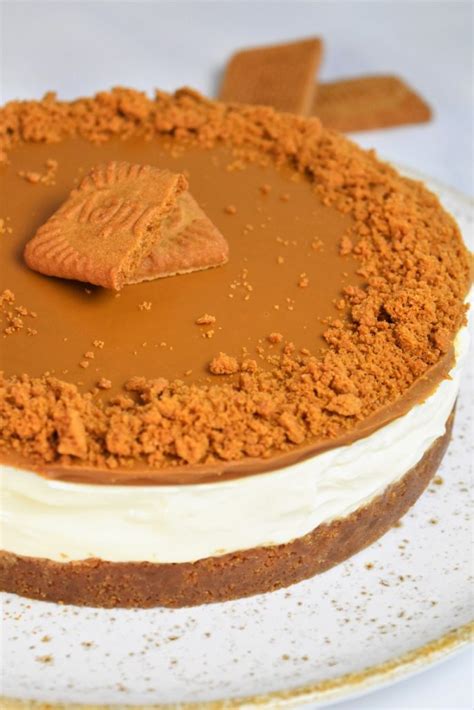 Photo d’un cheesecake spéculoos caramel décoré