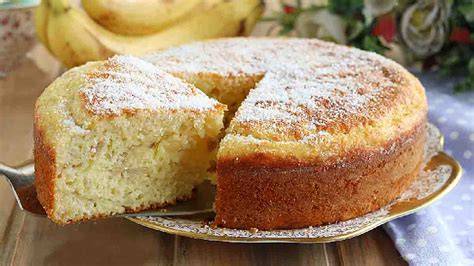 Gâteau à la banane et noix de coco sur planche en bois