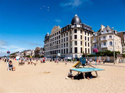 image de gaufres et plage à Trouville