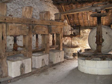 images du moulin et de la farine en coupe