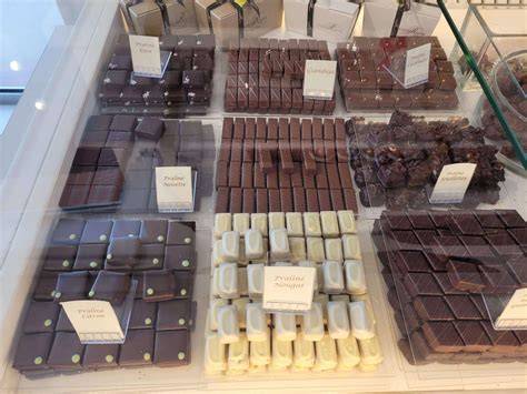 Chocolaterie La Cardeline ambiance et vitrines