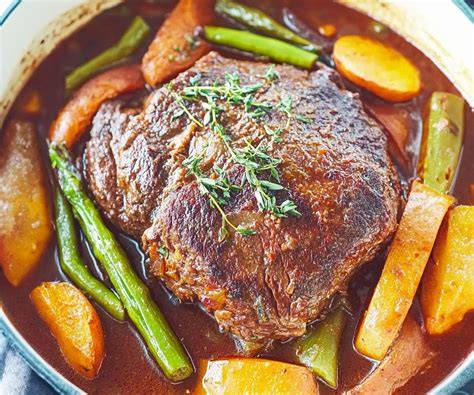 image d’un boeuf braisé avec légumes