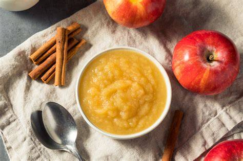 compote de pommes maison illustration