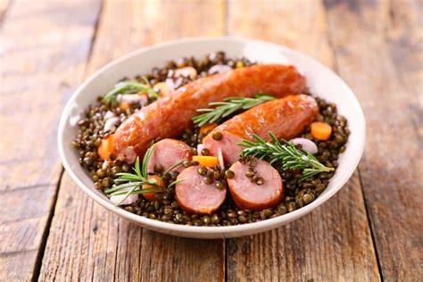 image d’une soupe de lentilles et saucisses de Morteau