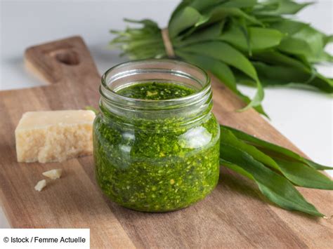 Bocal de pesto à l'ail des ours