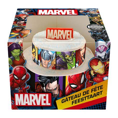 Gâteaux Marvel décorés avec pâte à sucre et motifs de Spiderman et Captain America