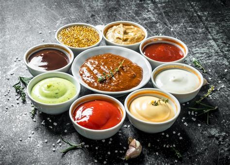 Assortiment de sauces pour poulet braisé