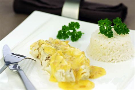 Poisson poché avec sauce beurre blanc