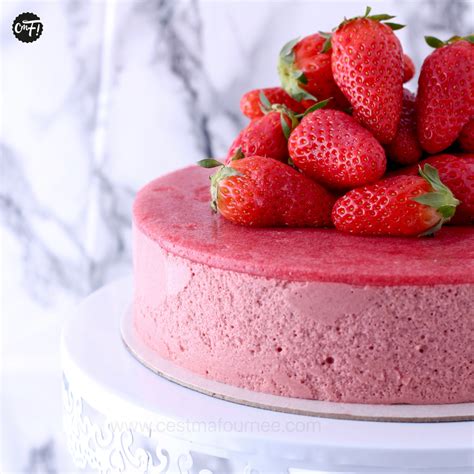 Bavarois aux fraises décoré