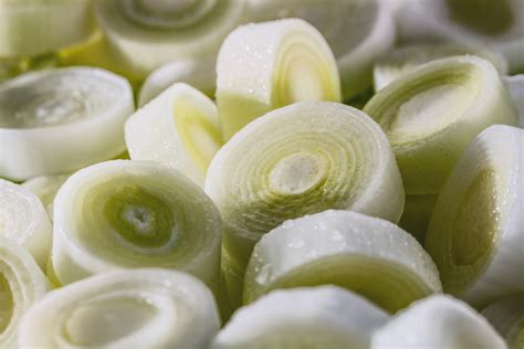 Poireaux frais coupés en rondelles