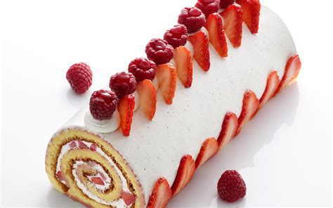 Gâteau roulé aux fraises