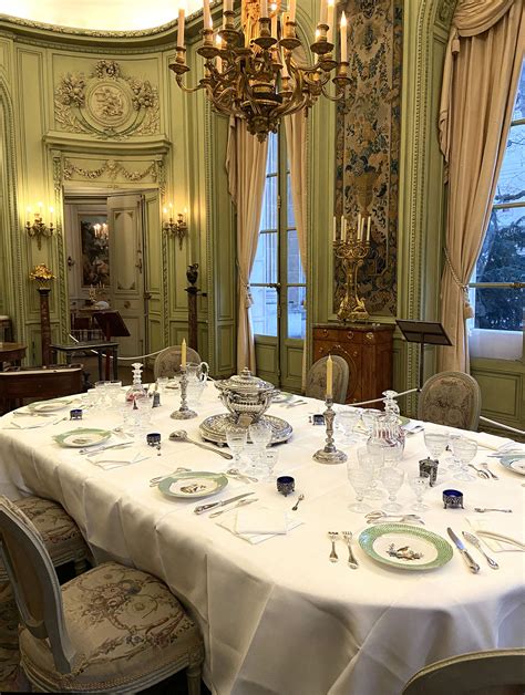 Table de réception dressée par Divernet Traiteur