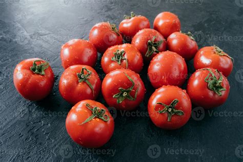 Tomates fraîches mûres