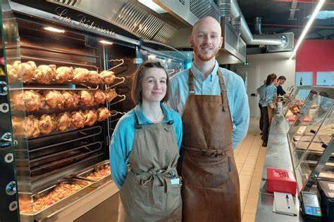 Illustration du comptoir et de la rôtisserie au sein du restaurant