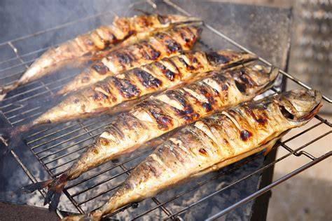 Schéma de cuisson du poisson sur barbecue : position par rapport à la flamme et gestes clés