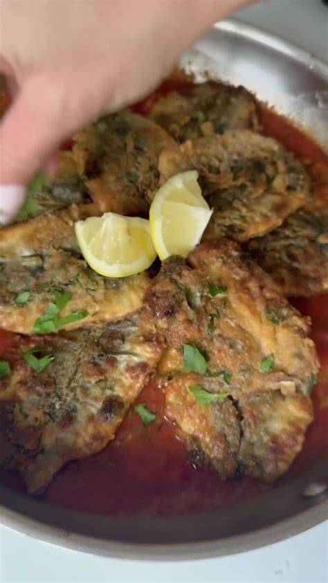 Schéma de montage: sardines sur grill + bol sauce chermoula + bol boulghour citronné