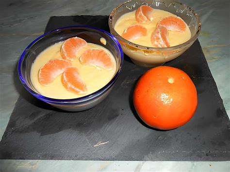 Préparation de la crème de clémentine dans une casserole