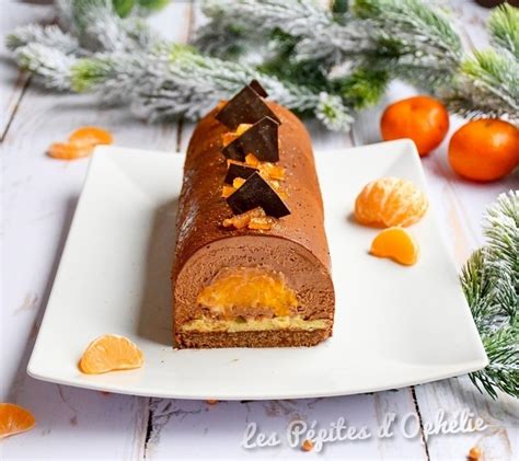 Bûche de Noël à la clémentine et au chocolat noir décorée