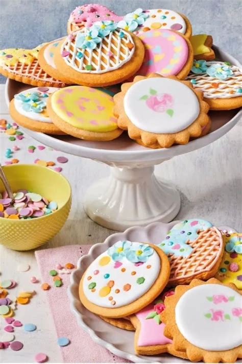 Exemples de biscuits décorés avec glaçage royal coloré