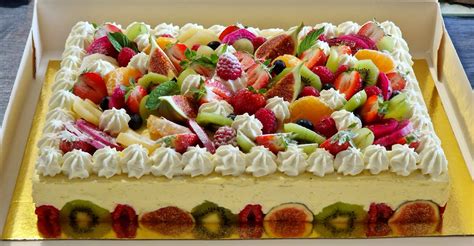 Variété de fruits pour garnir un gâteau