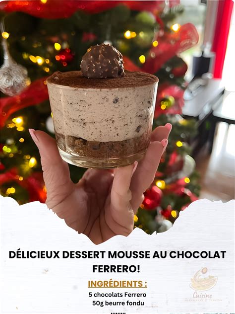 Image d'un mélange de chocolat fondu, pralin et miettes de biscuits