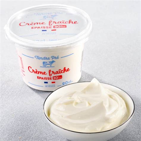 Comparez les textures: crème épaise vs fluide et leur impact sur la tarte