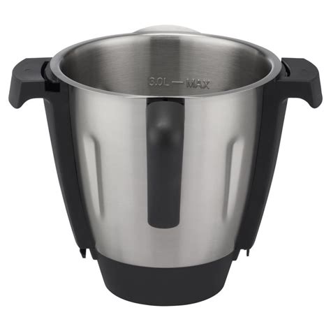 Bol du Monsieur Cuisine avec des ingrédients