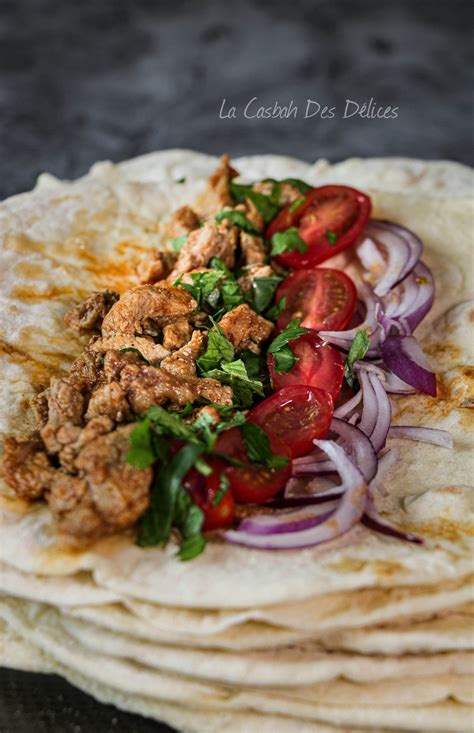 Cuisson de galettes de type dürüm sur une poêle