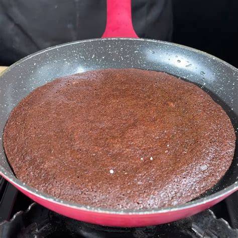 Infographie: étapes clés de la cuisson du gâteau à la poêle