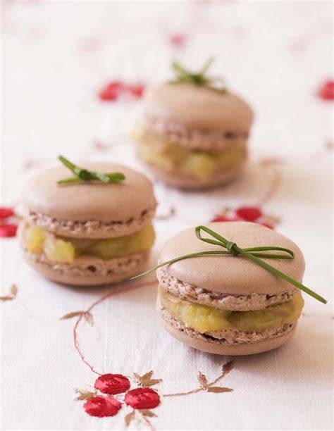 Infographie: étapes de montage des macarons foie gras