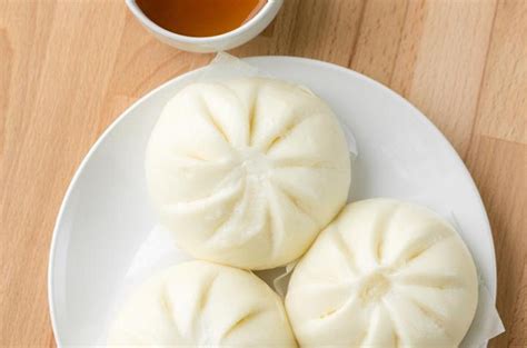 Glaçage d'une brioche chinoise