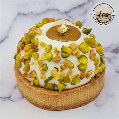 montage tartelette praliné pignon et fleur d'oranger