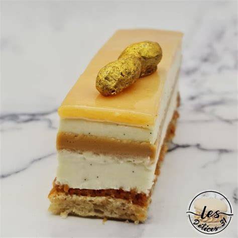 Schéma de flot des couches: caramel croquant, mousse cacahuètes, biscuit cacao