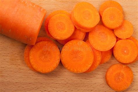 Carottes fraîches coupées en morceaux