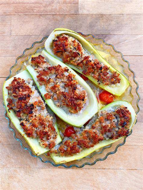 Schéma de montage des courgettes farcies et de la cuisson au four