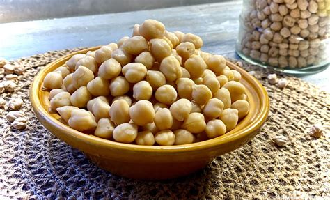 Pois chiches secs et réhydratés