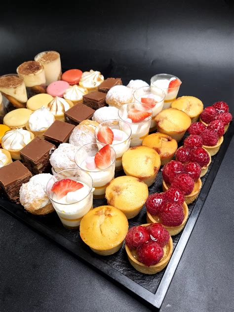Assortiment de desserts italiens colorés