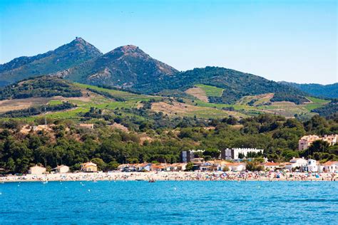 Vue générale d'Argelès-sur-Mer avec ses commerces