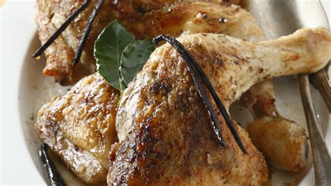 Thermomètre de cuisine planté dans la cuisse d'un chapon