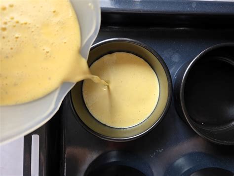 Crème onctueuse dans des ramequins