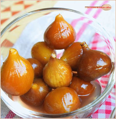 Image de figues prêtes à être confites avec une noisette de beurre