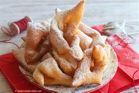 Beignets de carnaval avec différentes garnitures