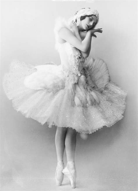 Anna Pavlova en costume de ballet