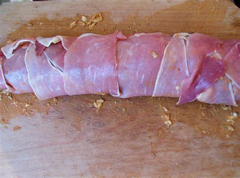 Filet mignon de porc enroulé dans un torchon