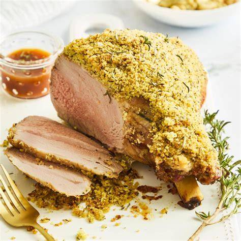Agneau en croûte aux herbes et yaourt