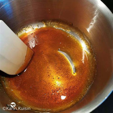 Illustration du caramel à sec et du démoulage