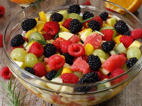 variété de fruits pour garniture de dessert